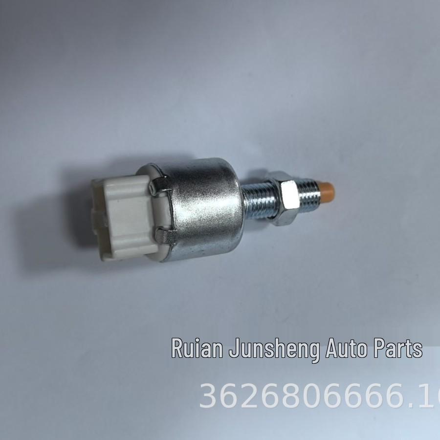 Compatible Brake Light Switch for Toyota: 84340-47020, 84340-32110, 84340-42020