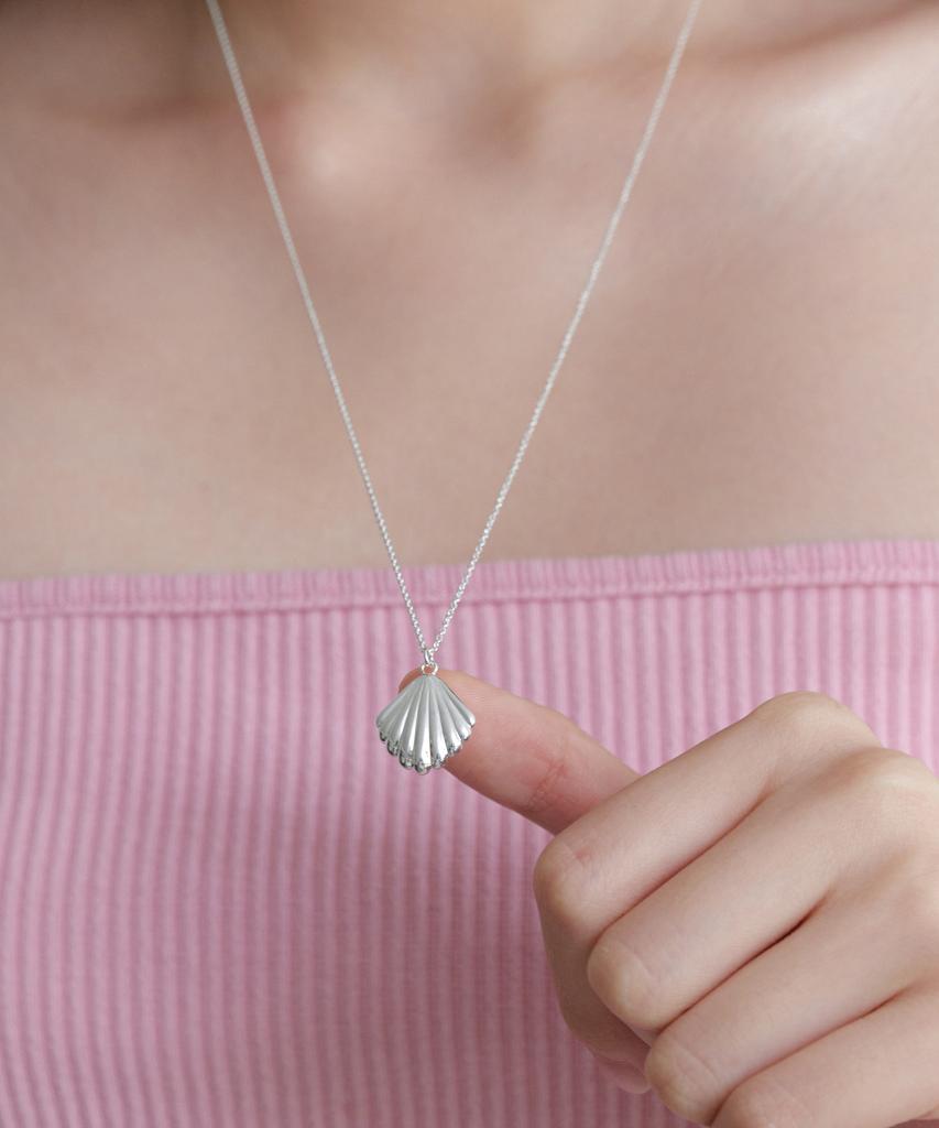 Byweekend Shell Necklace