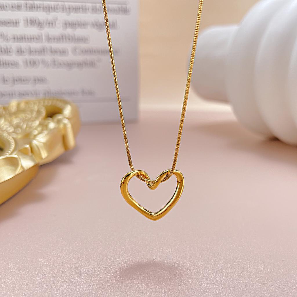 Opk Jewelry Long Light Luxury Hollow Love Titanium Steel Necklace Simple Design Pendant Collarbone Chain Female