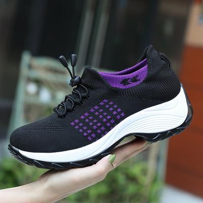 Nieuwe grote maat hoge elasticiteit vliegweefsel ademende schoenen trendy mode lichtgewicht sokken sportschoenen voor dames