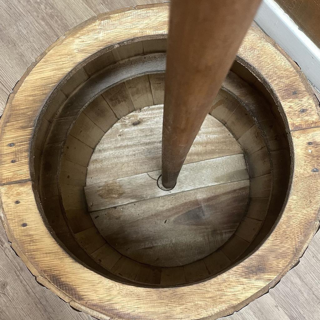 Biervat Kruk & Parasolhouder – Natuurlijk Hout 38 x 32 cm