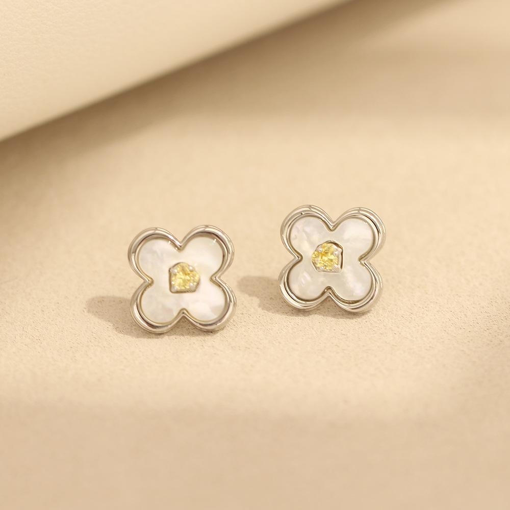Summer Exquisite High Sense Natural Fritillary Four-leaf Clover Stud Earrings Gold-plated 925 Silver Needle Flower Earrings Women's Models
