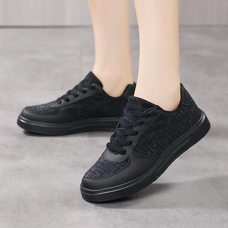 2025 New Women's Shoes Korean Version Fashion Breathable Mesh Sports Board Shoes Student Versatile Sports Casual White Shoes
