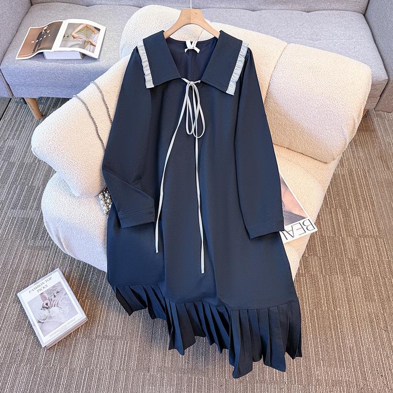 Plus-size Women's Slimming Dress for Spring and Autumn, Youthful and Trendy, A-line Pleated Style with High Fashion Sense.