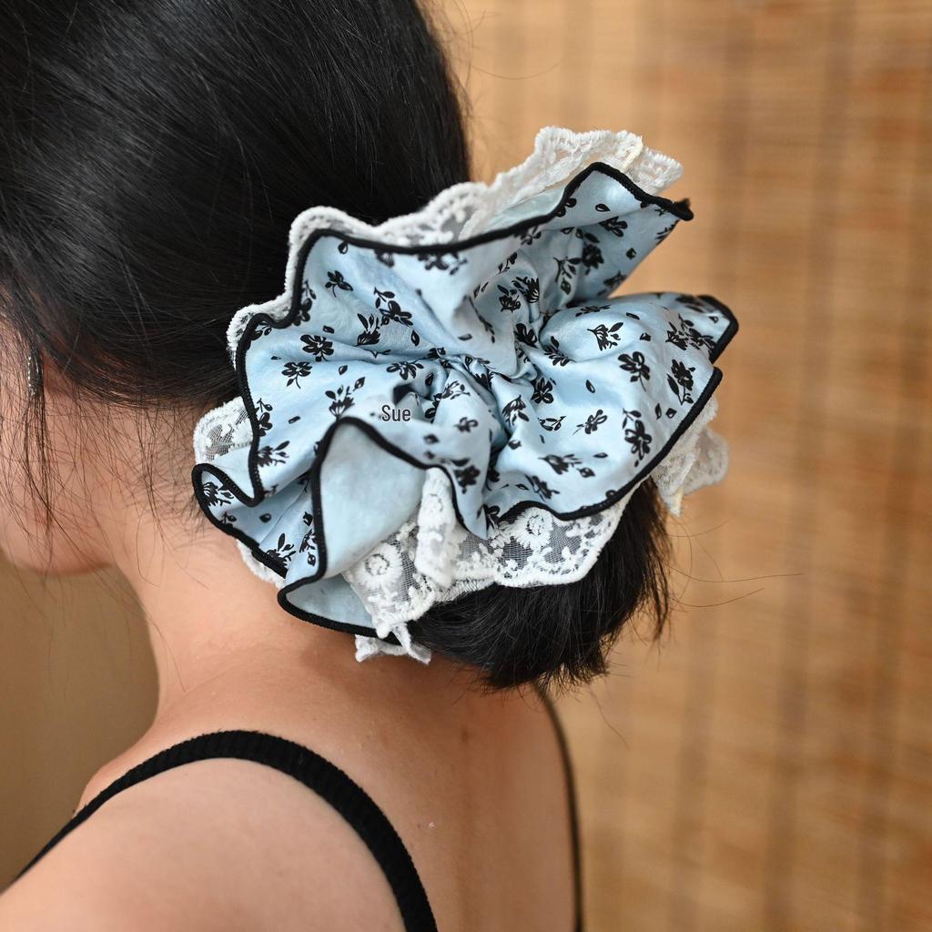 Multi-Layer Floral Lace Lolita Hair Tie