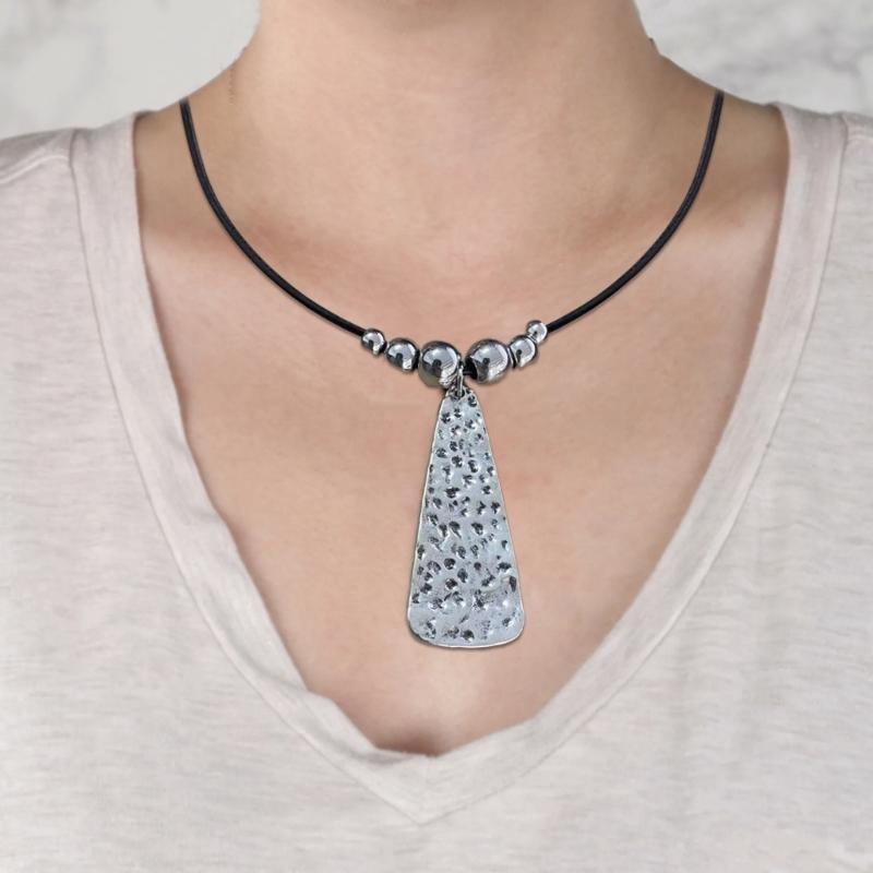 Bohemian Style Necklace Vintage Leaf Moon Pendant Neckchain for Women Girls Beaded Collar Chain PU Cord Party Jewelry