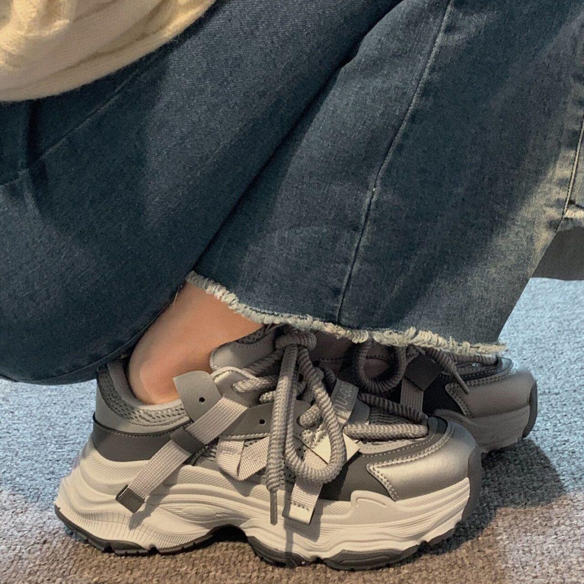 

Новые женские летние туфли на толстой подошве, увеличивающие рост, европейские спортивные, подчеркивающие стопу, маленькие, ретро, универсальные, повседневные 40 серый