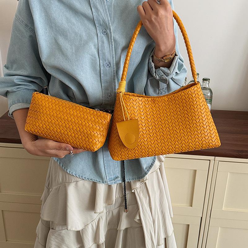 

Korean Niche Handmade Woven Armpit Bag, Women s Fashionable Casual Handbag, Mother Bag, Large Capacity Shoulder Bag, Women s Bag помаранчевий