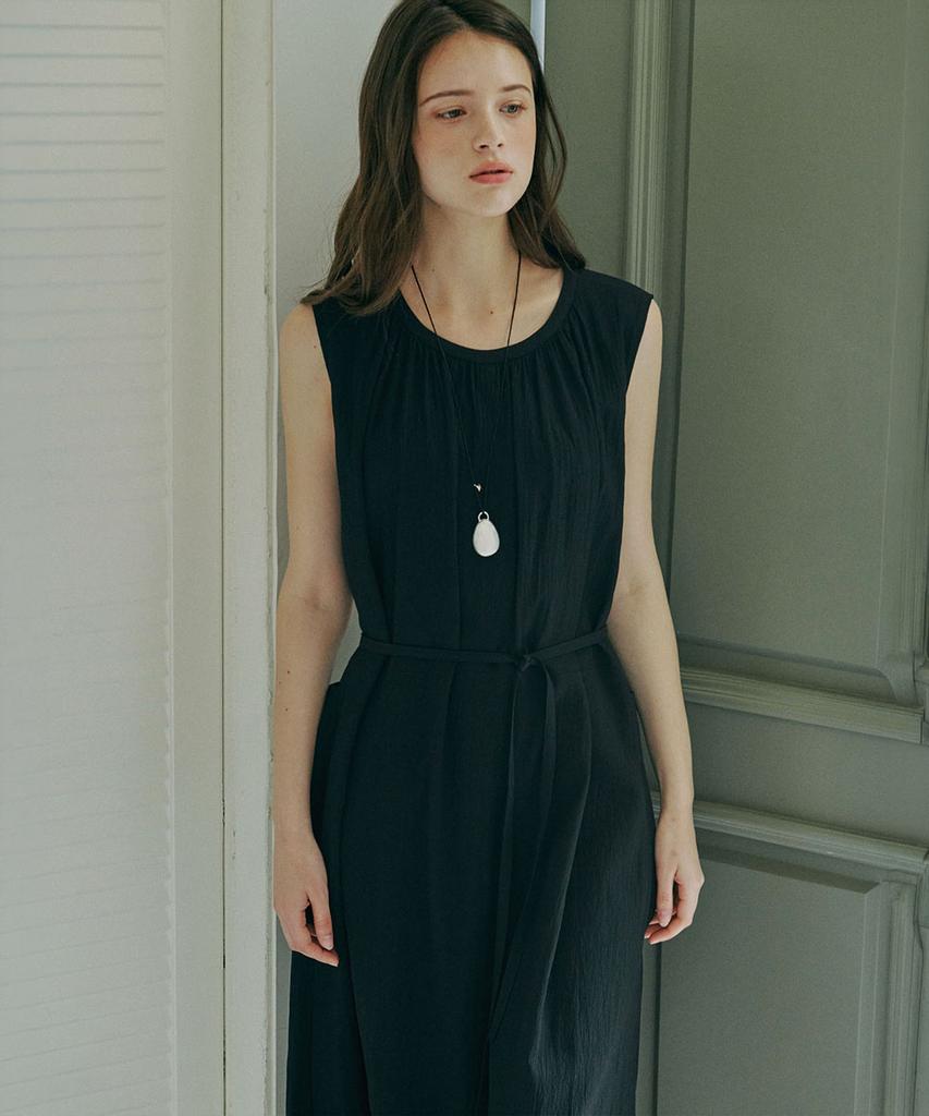MALOUPE 7107 Crinkle Sleeveless Long Dress (Black)