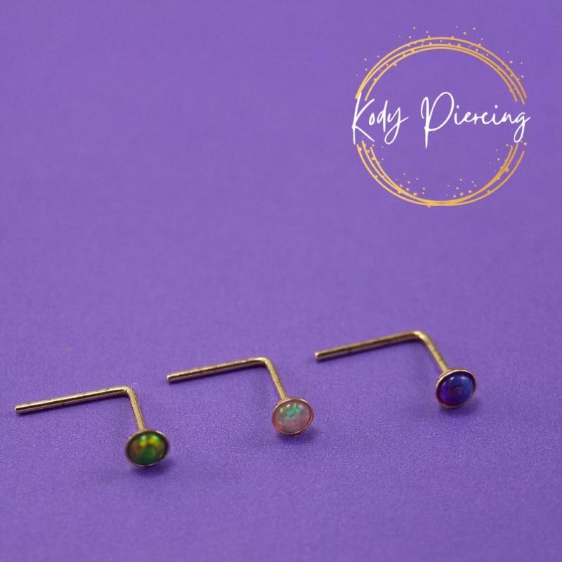 KODY PIERCING 3-teiliges Set L-Stab aus 9-karätigem Gold und 2 mm grüner, rosafarbener und violetter Opal