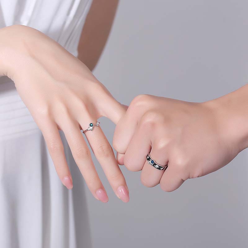 2Pcs Astronaut Planet Couple Rings for Women Men Cute Sliver Color Star Moon Adjustable Finger Rings Romantic Lovers Jewelry