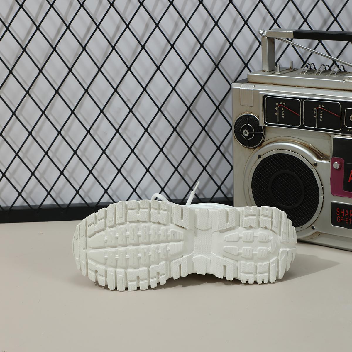 Неуклюжие кроссовки — фото 3