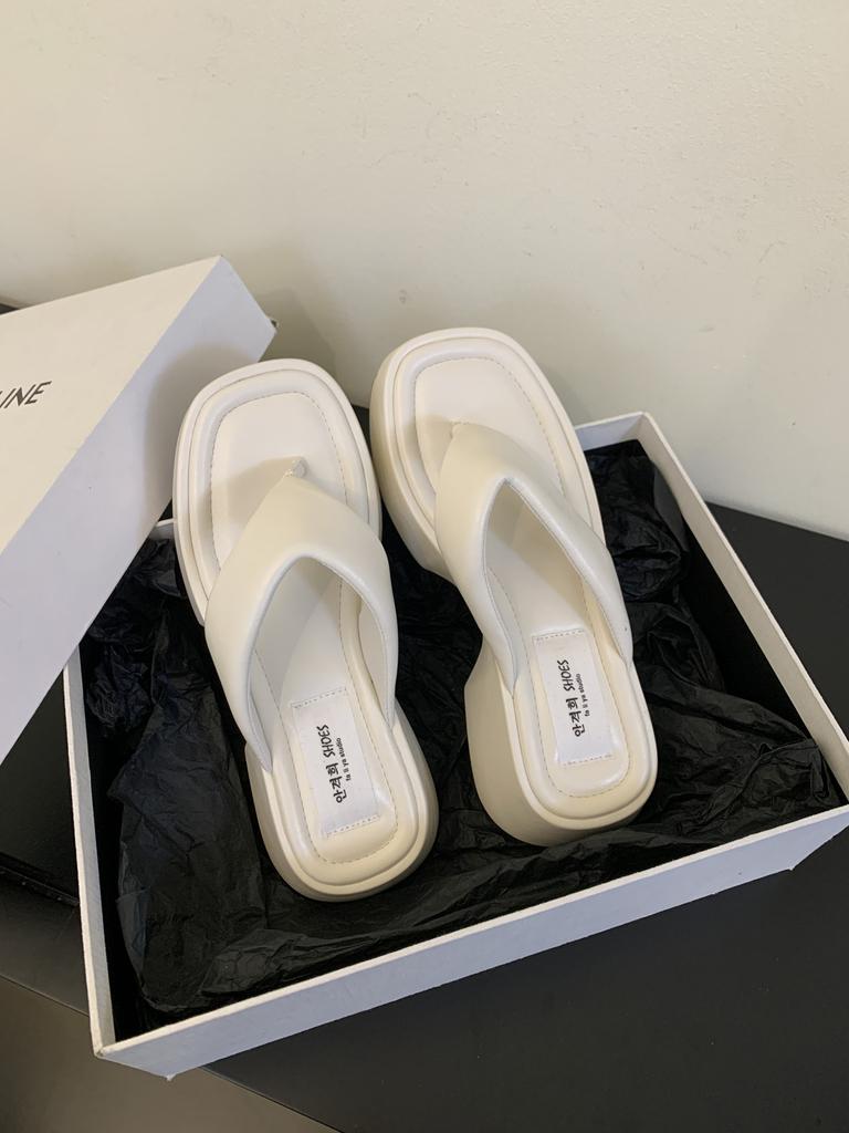 2025 Summer Fashion Thick-soled Cross-strapped Cool Slippers Women's Shoes Wear Versatile Height Increase Internet Celebrity Beach Muffin Slippers