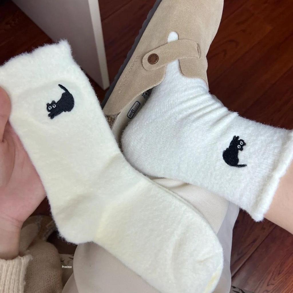 Cozy Women's Mid-Calf Socks - Velvet Lined, Warm, Cartoon Kitten Design for Autumn/Winter