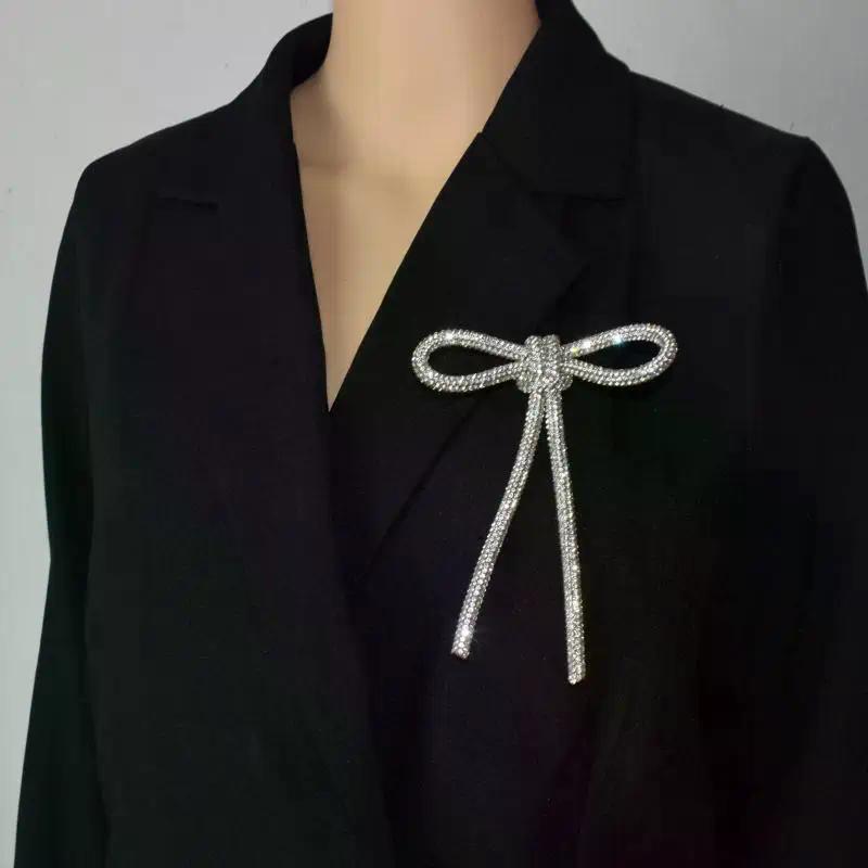 New Exquisite Sparkly Crystal Bow Brooches Badges For Women Girls Fashion Lady Bowknot Boutique Pin Accessories Gift