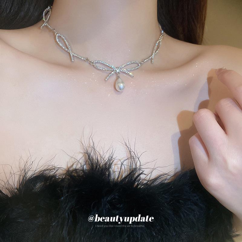 

Elegant Rhinestone Bow & Pearl Clavicle Necklace - Versatile Luxury Choker Accessory