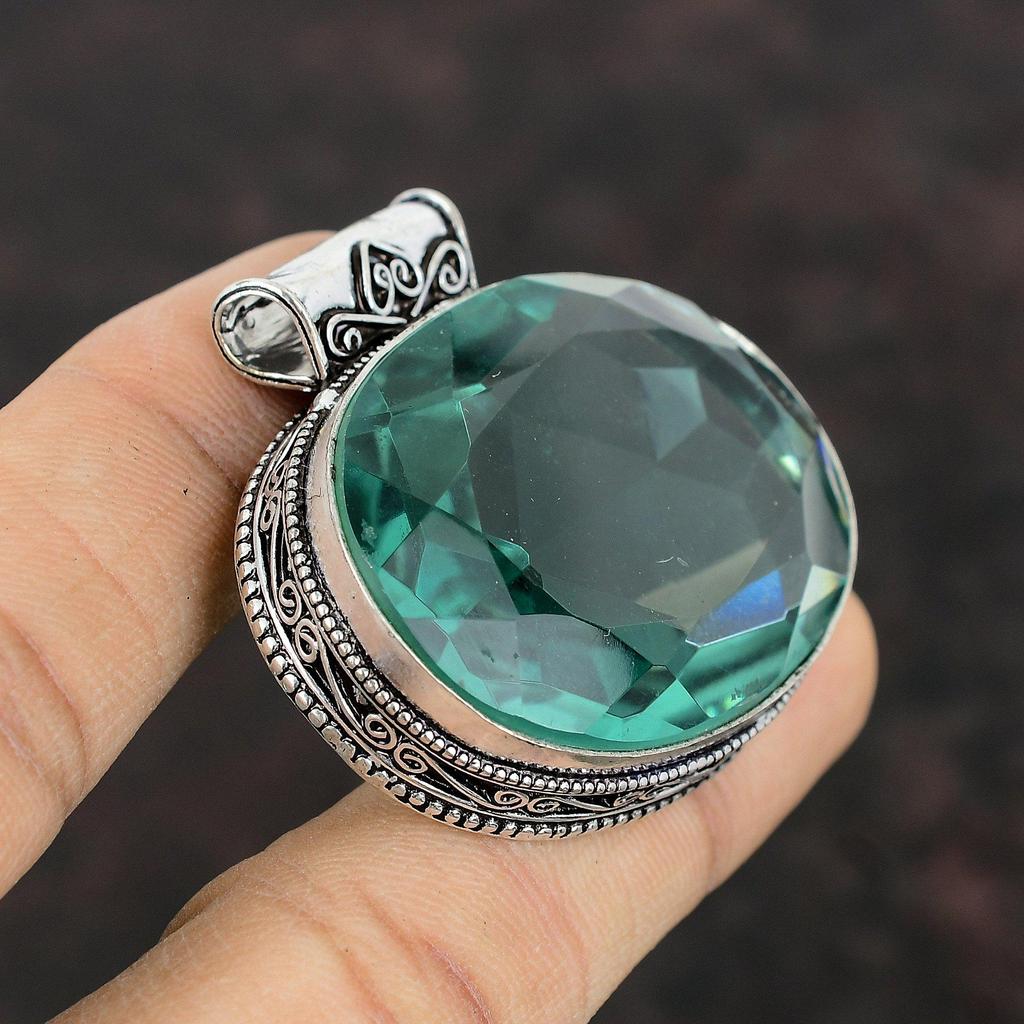 Facetterat grönt ametisthänge 925 sterling silverhänge Ädelsten Vintagehänge Handgjorda Boho smycken Unik designhänge present till henne