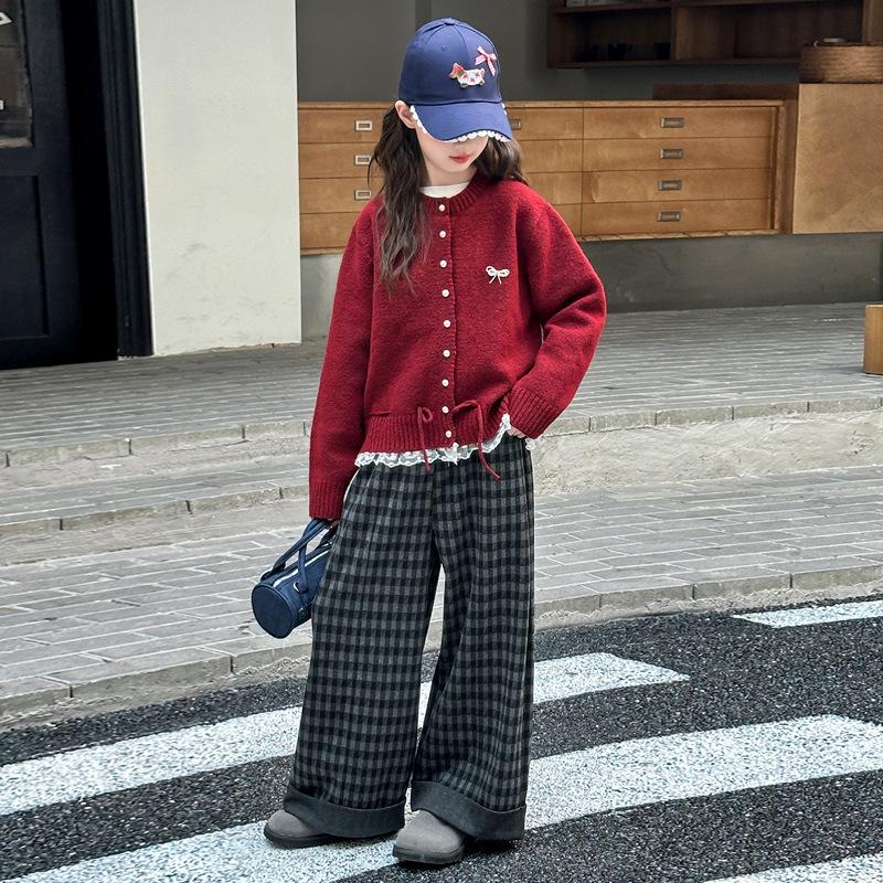 

2025 Girls Autumn Outfit: Middle School Cardigan & Plaid Pants Set 120cm