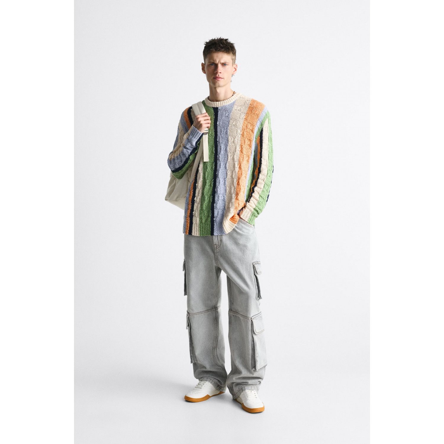 

SWEATER WITH CONTRAST STRIPES