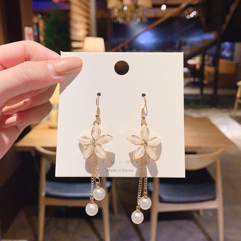 Women's High-End Plain Hoop Earrings: Light Luxury Ear Drops & Studs, Niche Design for Autumn/Winter.