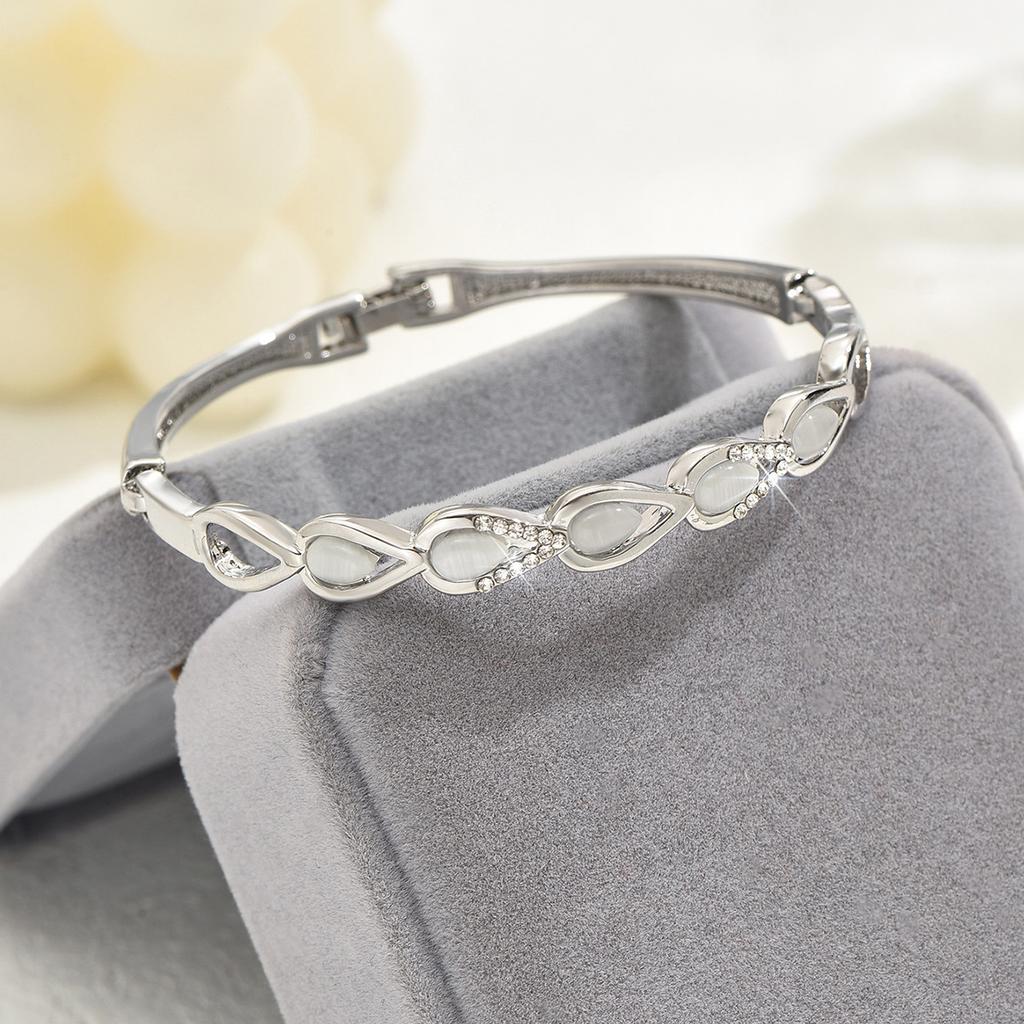 Straight Women'S Bracelet, Creative Peach-Shaped Environmentally Friendly Alloy Bracelet, Street Stall Jewelry Bracelet
