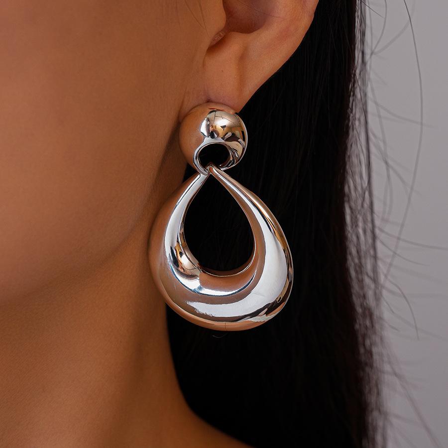 Heavy Industry Metal Hollow Geometric Silver Needle Earrings Retro Premium Personality Niche Earrings