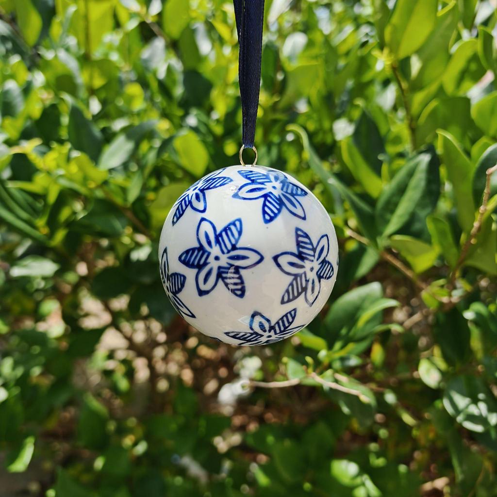 Blauer und weißer Jingdezhen Keramikkugel-Anhänger - Auto- und Weihnachtsdekoration.