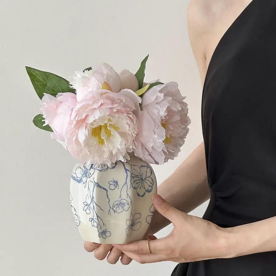 Vintage Ceramic Vase Blue and White Procelain Flower Pot Hand-Painted Vase for Flowers Home Decor Balcony Living Room Decoration