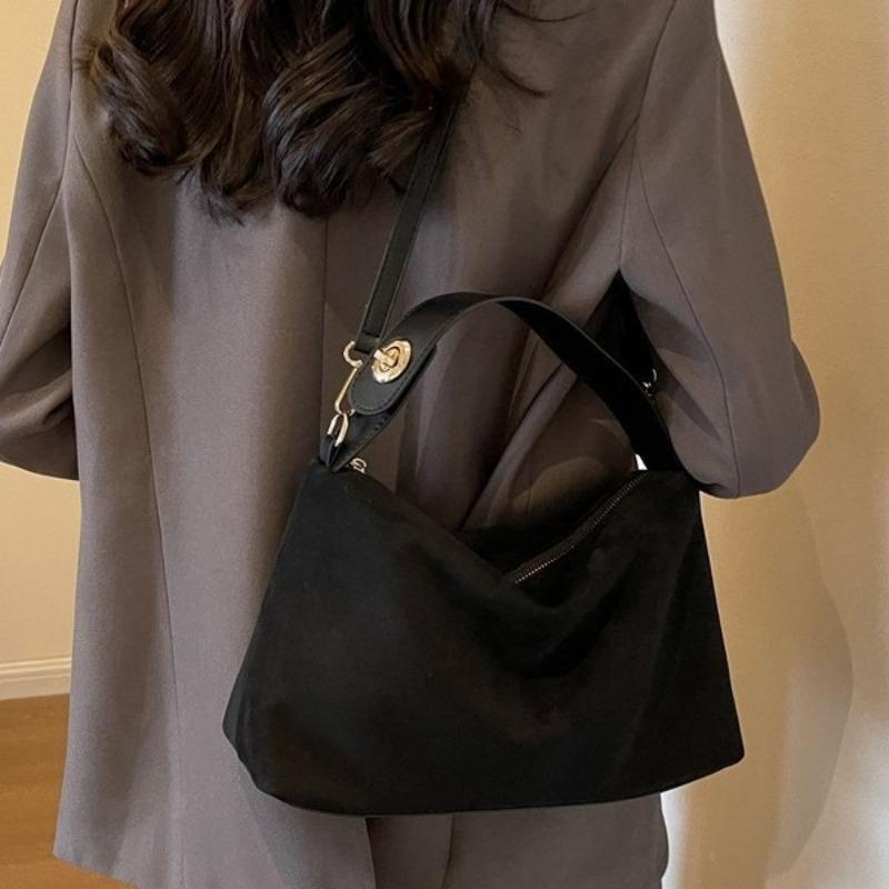 This Handbag Features A Unique and Elegant Design. It Is A Simple, Fashionable and Trendy Crossbody Bag