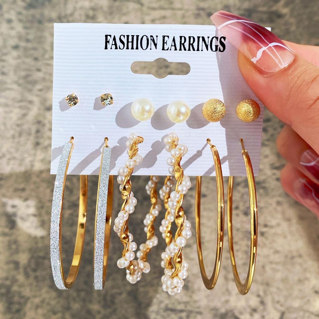 Hot-selling Retro Exaggerated Women's Peach Heart Stud Earrings Twist Twisted Pearl Earrings 11-piece Set of Earrings