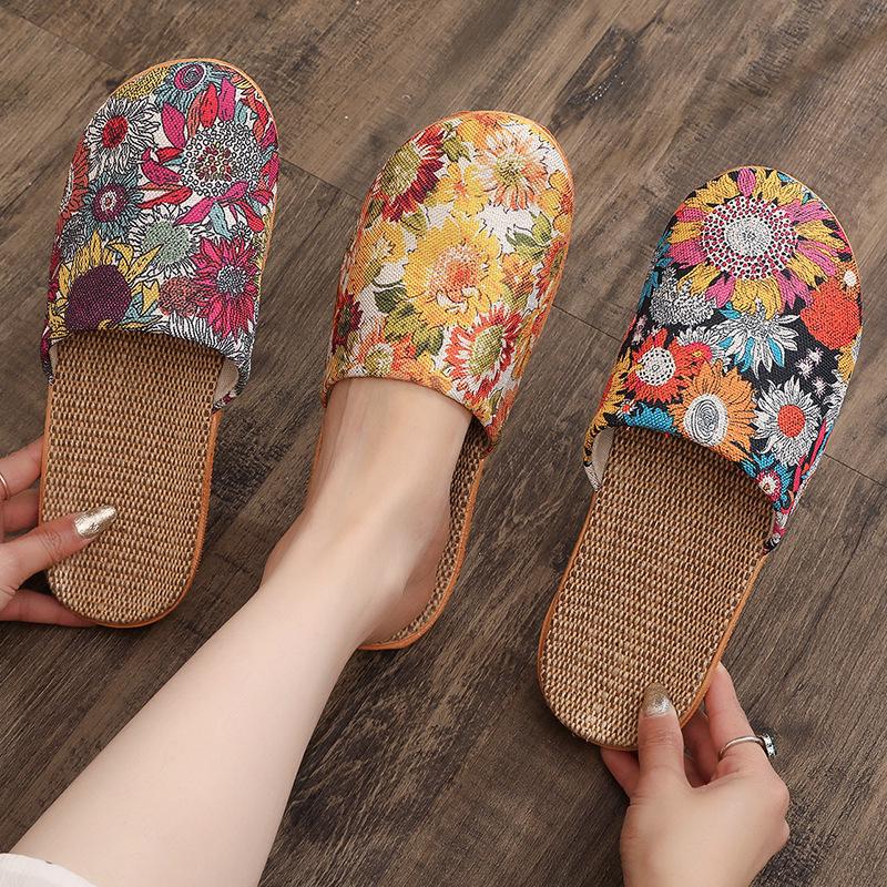 Four Seasons Cartoon Flower Non-slip Breathable Indoor Slippers with Thick Sole for Couples