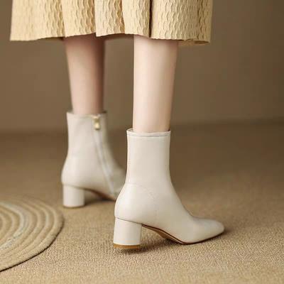 Kleine Weiße Kurze Stiefel Damen Samt Verdickt Hochhackig Große Baumwollschuhe Runde Spitze Dicker Absatz Schlicht Weiches Leder Französische Martin-Stiefel