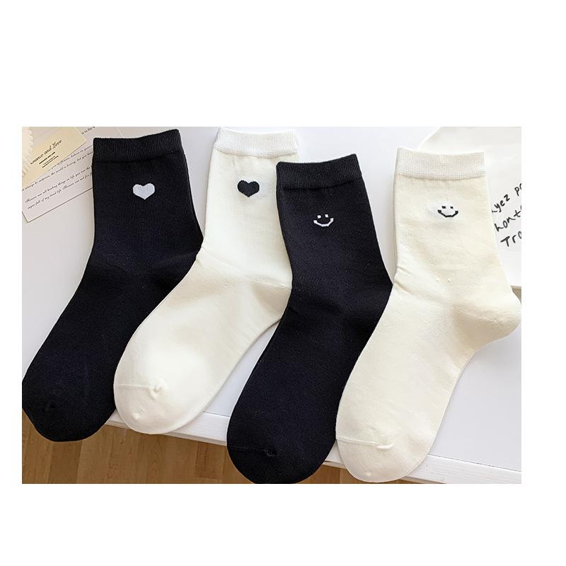 Simple and Trendy Mid-calf Socks for Women with Smiling Faces, Versatile for Autumn, and Boneless Pile Socks