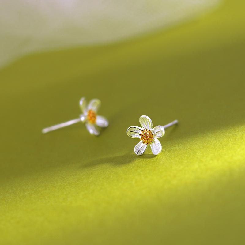 Orecchini a Bottone con Fiore di Margherita Piccola Fresca Stile Coreano per Donne Eleganti Dolci Carini Gioielli per Matrimonio Festa Regalo