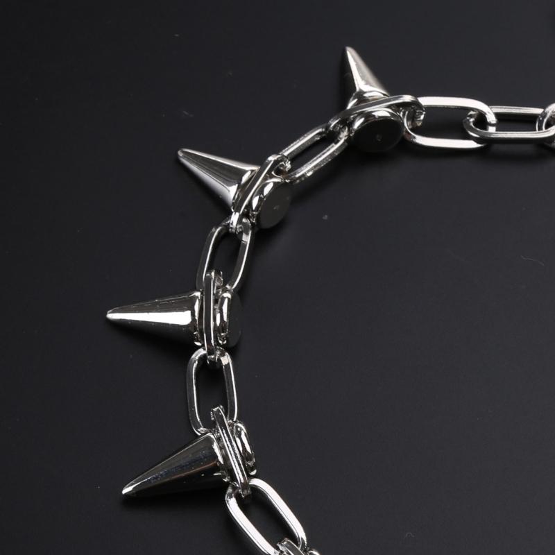 Rivets Heart Necklace Heart Pendant Clavicle Chain Choker for Women Teen Girls Rock Y2k Necklace for Halloween Jewelry