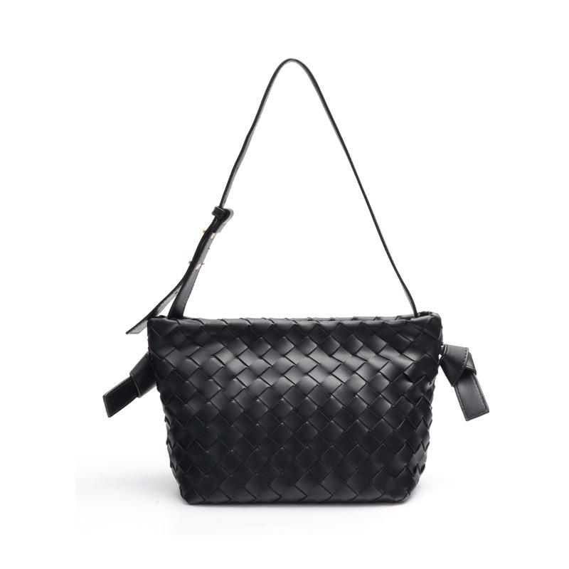 Fashion and leisure new creative hand-woven bags women's versatile trend niche single shoulder crossbody armpit bag