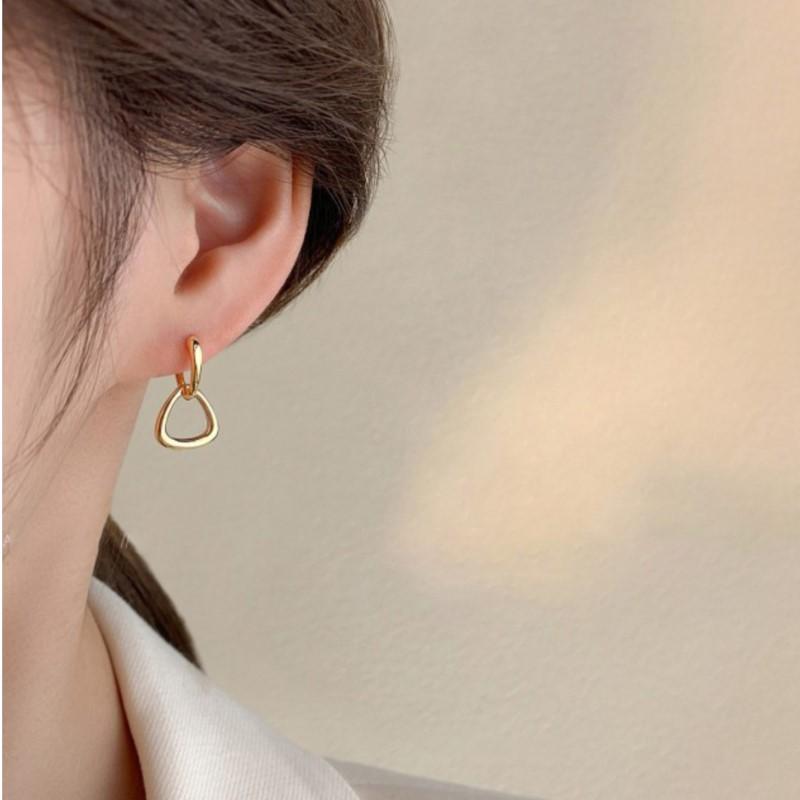 ANENJERY Metal Geometric Hoop Earring for Women Minimalist Small Circle Huggies Ear Buckle Fashion Jewelry Girls Gifts