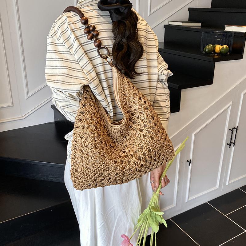 Fashion trend casual simple texture large capacity bag 2025 summer new foreign style women shoulder tote bag
