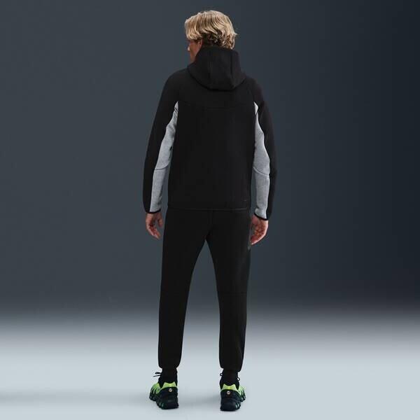 Куртка Nike Tech Full-Zip Windrunner Hoodie (HV0949) черный/темно-серый вереск/черный