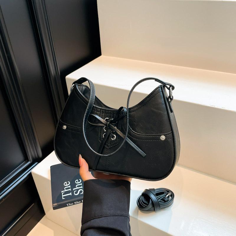 

Personality trendy fashion bow underarm bag women s new shoulder texture commuter baguette bag чёрный
