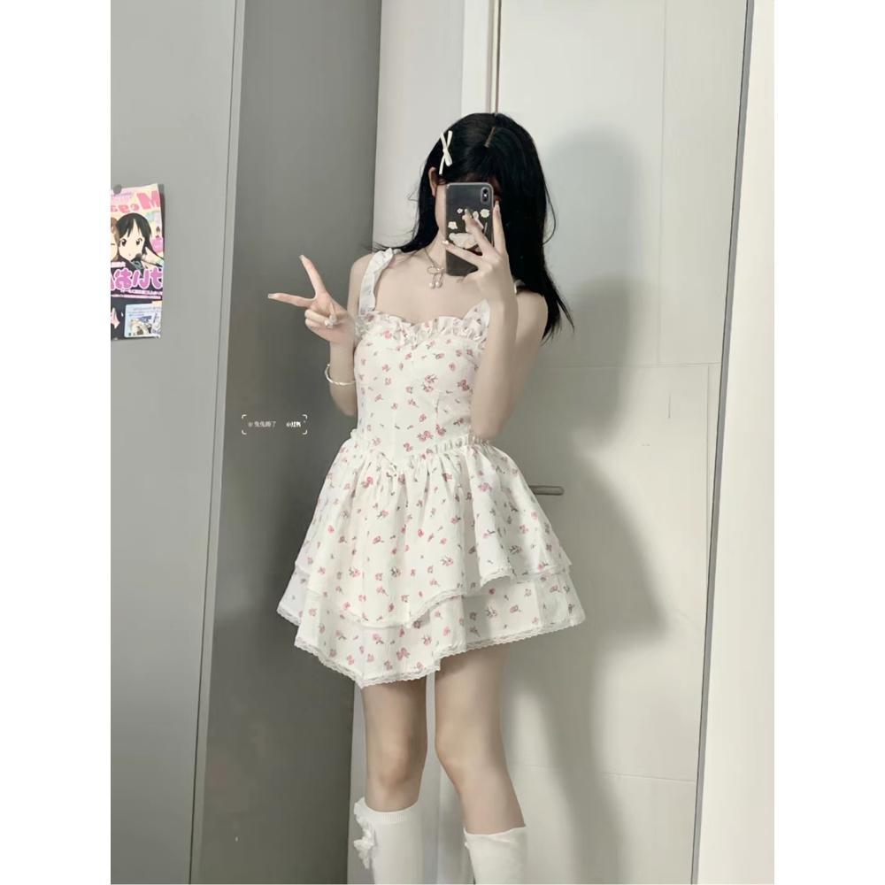 This year's popular beautiful skirt, sweet style suspender dress, floral waist, sweet and spicy skirt