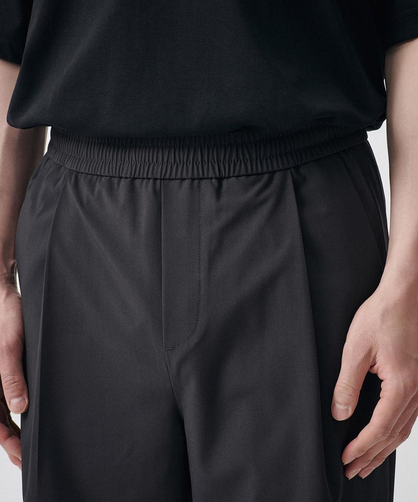 MUSINSA STANDARD [Cooltandard] One-Pleat Wide Elastic Waist Slacks [Gunmetal]
