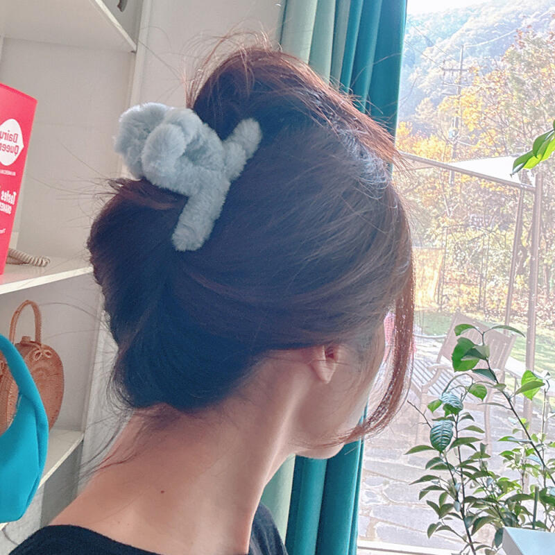 Mink fur half-up hair clip (2) White