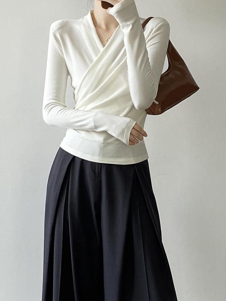Women's V-Neck Long-Sleeve Crossover Top - Slim, Stylish, Flattering Autumn/Winter Layer