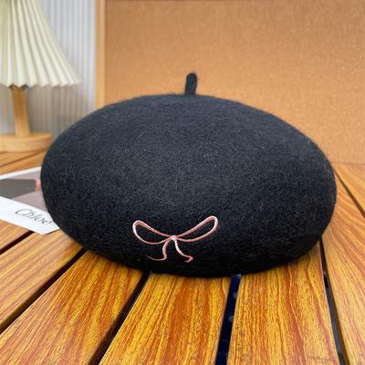 Herbst und Winter Süßer bestickter Wollbarett mit Schleife Einfach und vielseitig Japanischer Stil Süßer Stil Malerhut