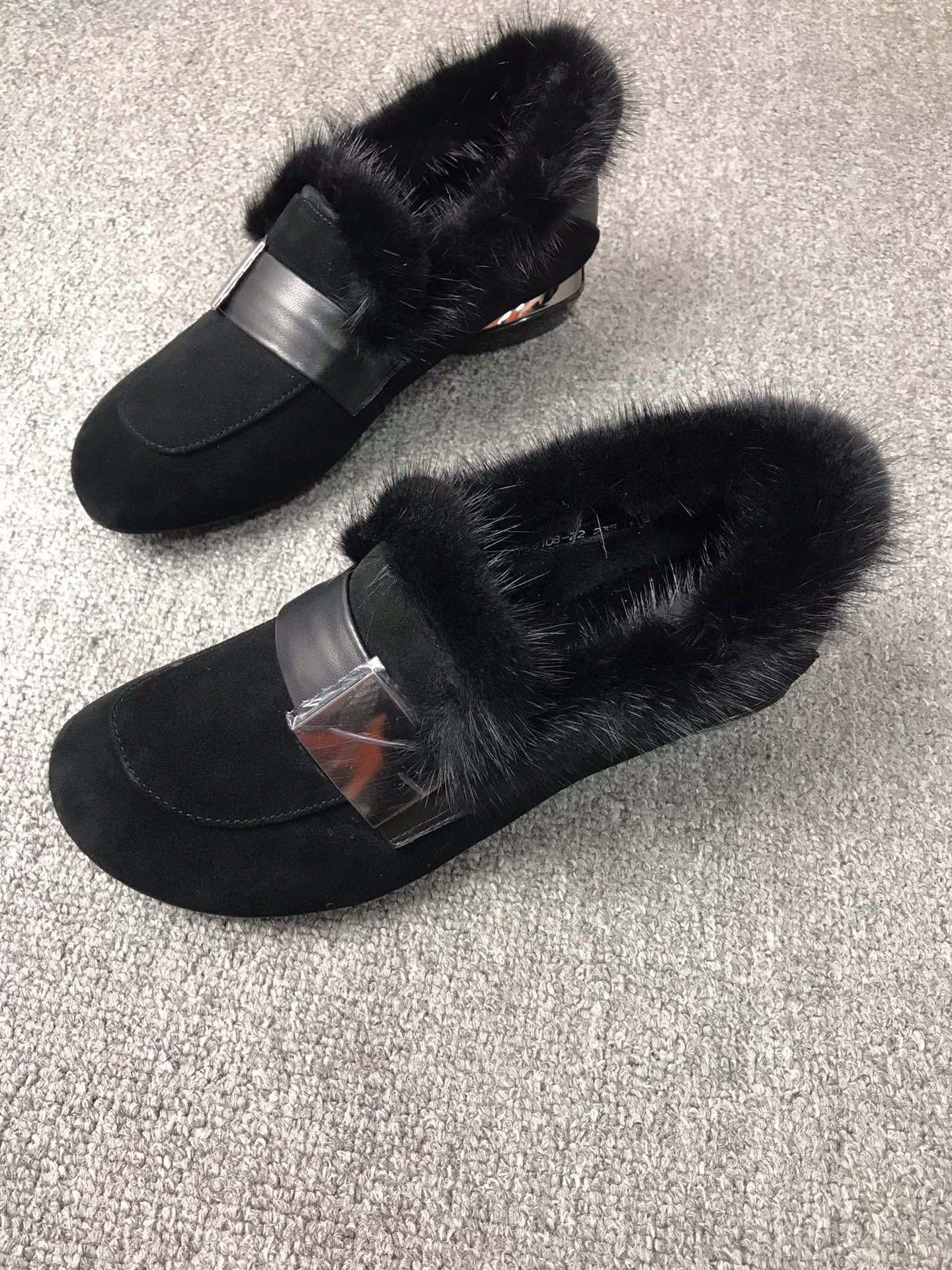 

Fashion high-heeled Mao Mao shoes 2025 autumn and winter new first-layer cowhide round head square buckle mink hair thick-heeled fashion shoes 35