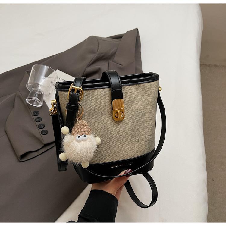 

В этом году популярные маленькие сумки для женской осени универсальные 2025 новая мода сумки через плечо и мессенджеры популярные портативные сумки-ведра No pendant