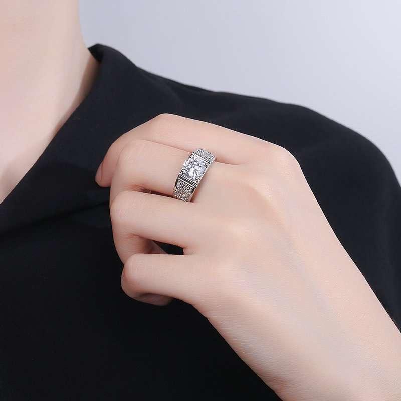 Imitation Mozzarella Diamond Men's Ring, Diamond Ring 1 Carat Ring, Slightly Set with Atmospheric Fashion and Versatile Boss Men's Ring Alive