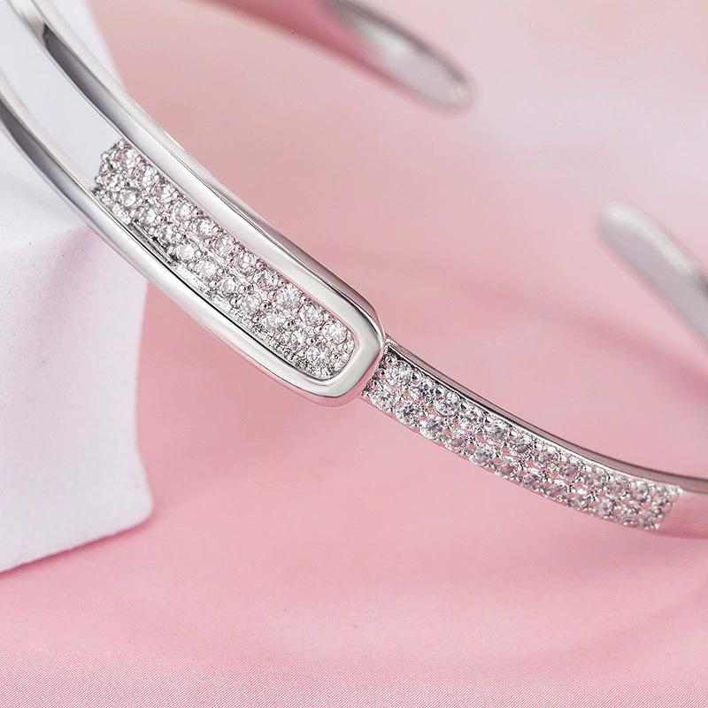 Gypsophila Diamond Bangle: High-Quality, Super Shiny, Openable Bracelet for Women, Simple Fashion Accessory 2022