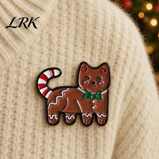 Soft Painting Enamel Pin Brooch Pin, Gingerbread Man Design Lapel Glaze Bright Color Stable Clamping Badge with Standard Safety Christmas Colors